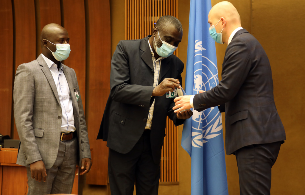 Minister ja Togo_Mike Muzurakis_smaller.jpg