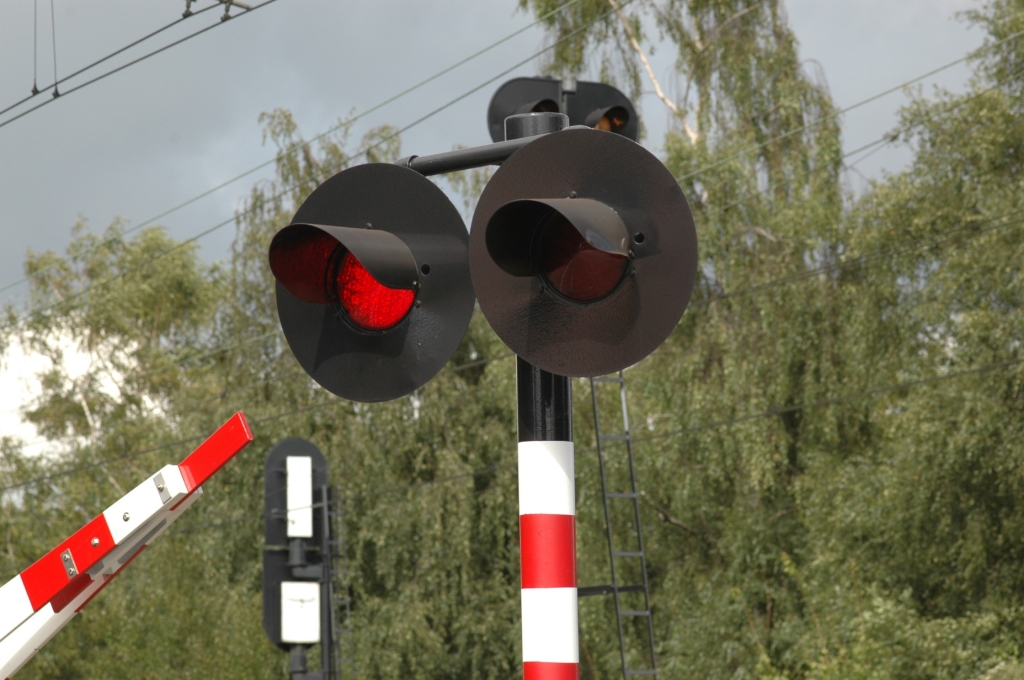 level-crossing-65779.jpg