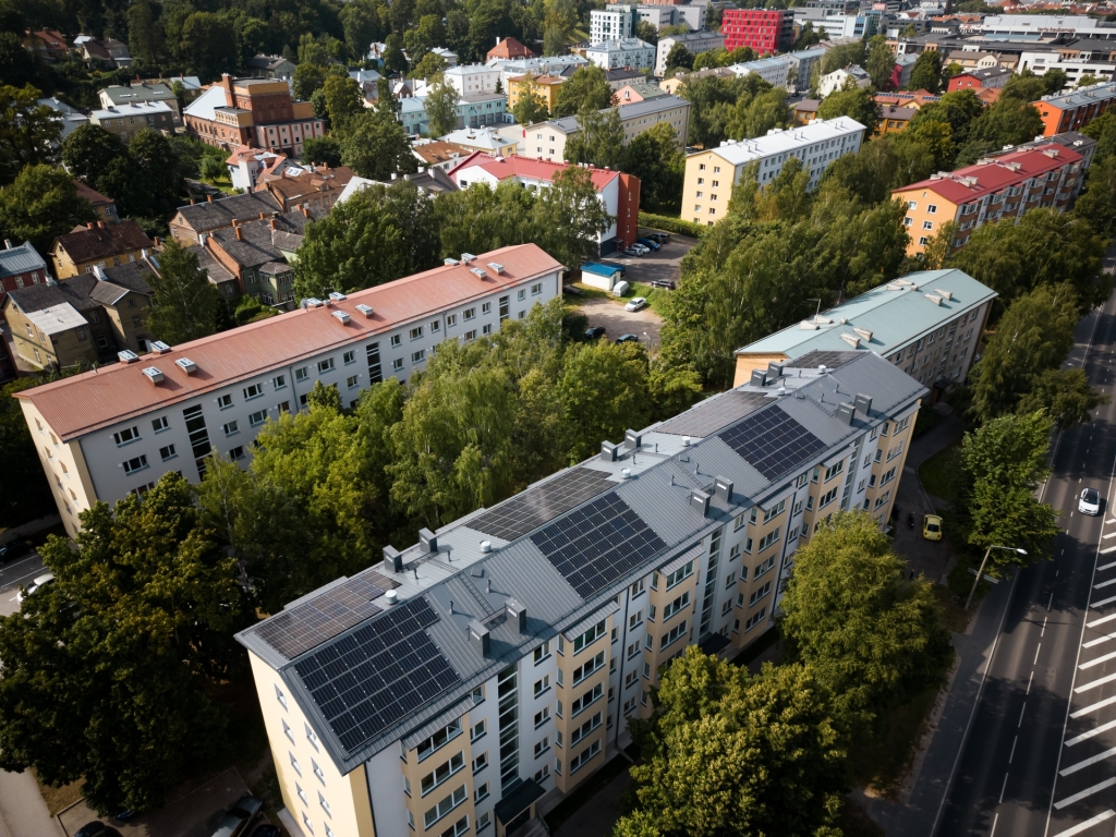 Päikesepaneelid elamutel