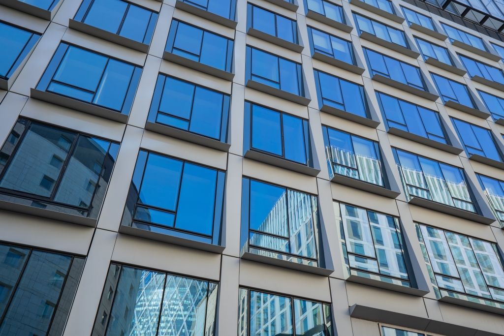 chiemseherin-building-8531835.jpg
