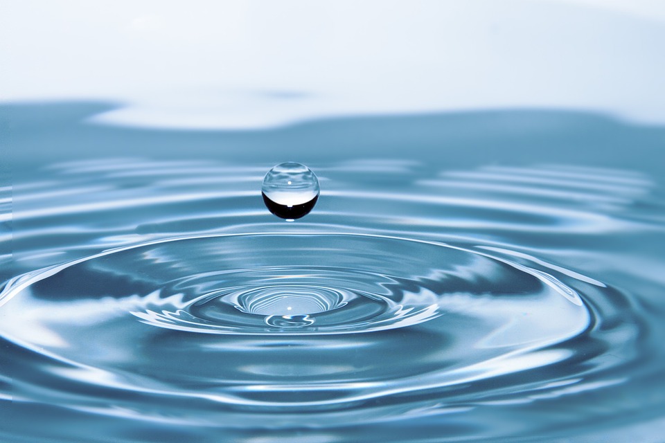 drops-of-water-578897_960_720_1.jpg