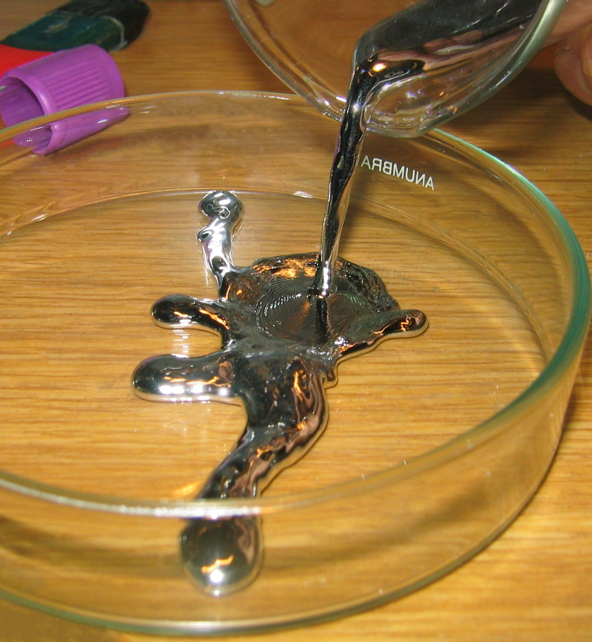 pouring_liquid_mercury_bionerd.jpg