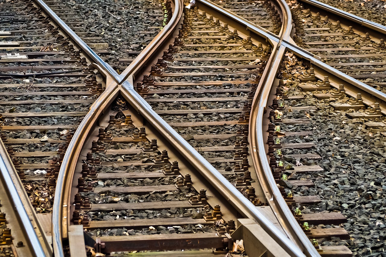 rails-3309912_1280.jpg